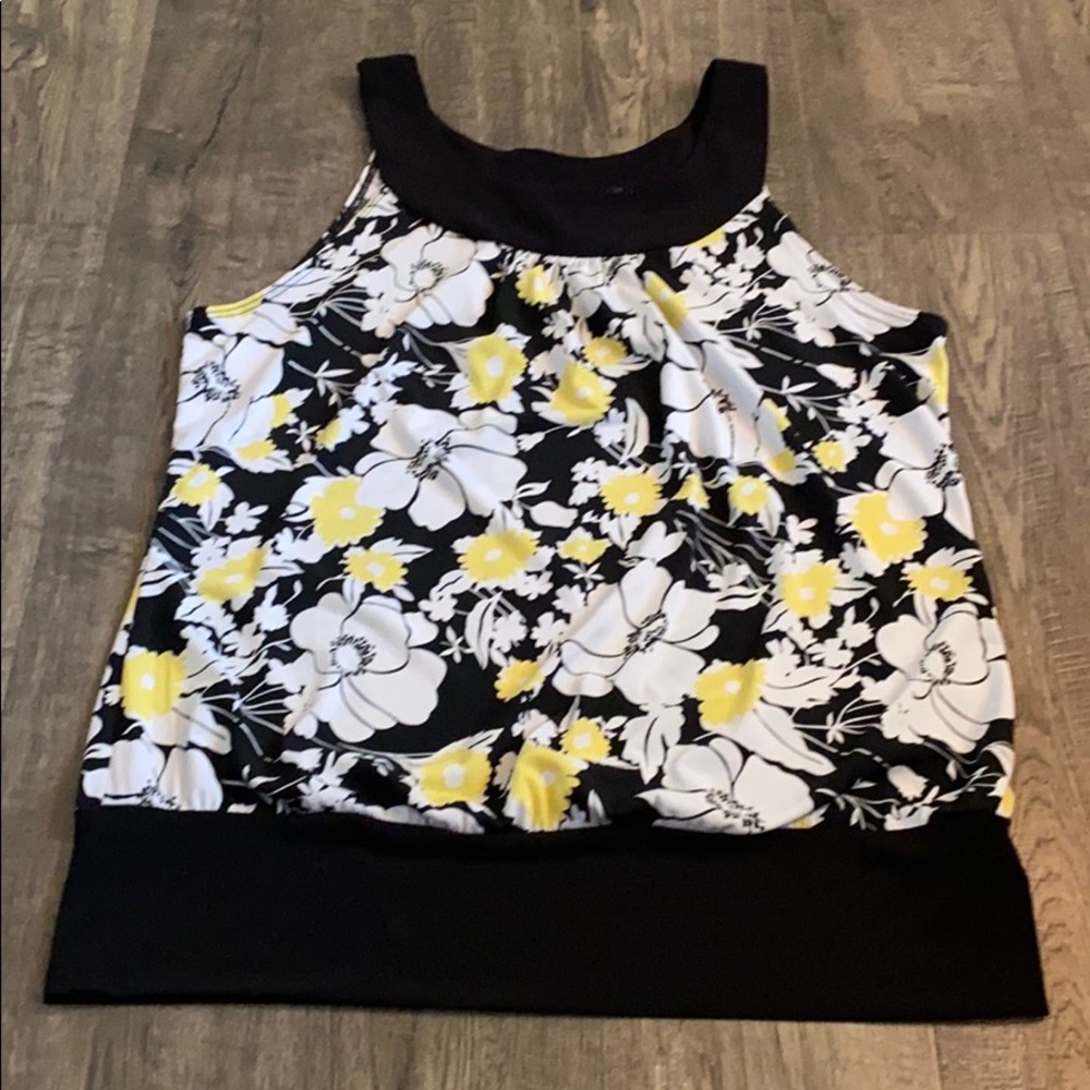 Maurices large top